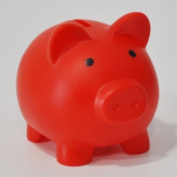 Κουμπαράς πλαστικός Γουρουνάκι κόκκινο 11x14x12.5εκ Δωρόσημο 15243